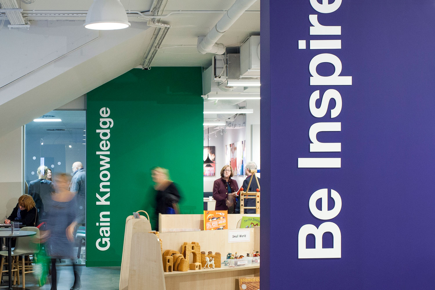 Branded Environment, Brand Signage, Wayfinding, Way Finding Reception Branding, Corporate Signage, Leeds Branding Design Agency Studio, Early Excellence, Education Sector, 1, DESIGN PROJECT